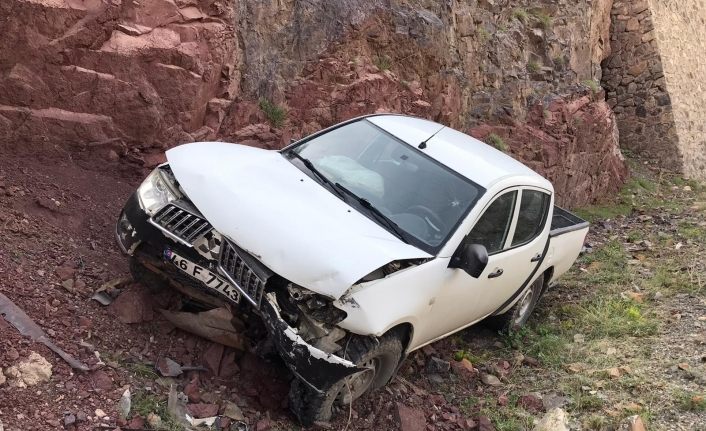 Sürücü uyudu, araç baraj gölünü uçmaktan son anda kurtuldu