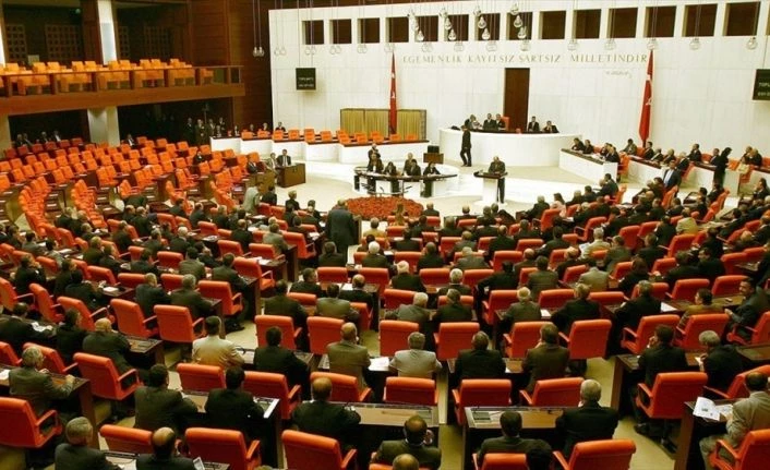 Türk demokrasisinin askeri müdahalelere karşı duruşunda kırılma noktası: 27 Nisan e-muhtırası