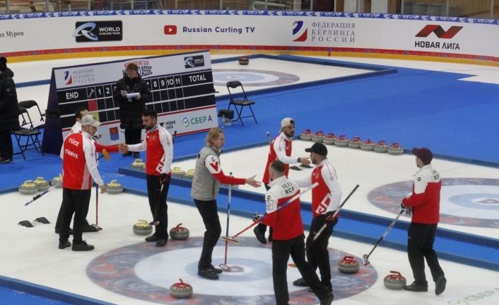 Türkiye Curling de şampiyonluğa koşuyor