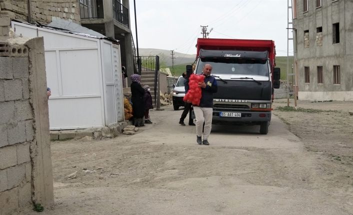 Van’da ücretsiz soğan ve patates dağıtımı