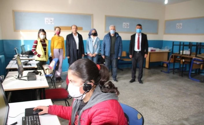 Varto Dernekleri Federasyonundan eğitime bilgisayar desteği