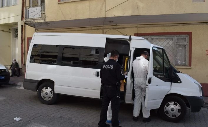 30 gün önce hayatını kaybeden adamı, komşular kötü koku gelince fark etti