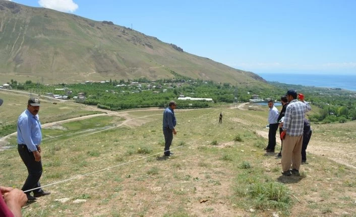 Adilcevaz’da ‘Ceviz Ormanı’ kurulması için çalışma başlatıldı