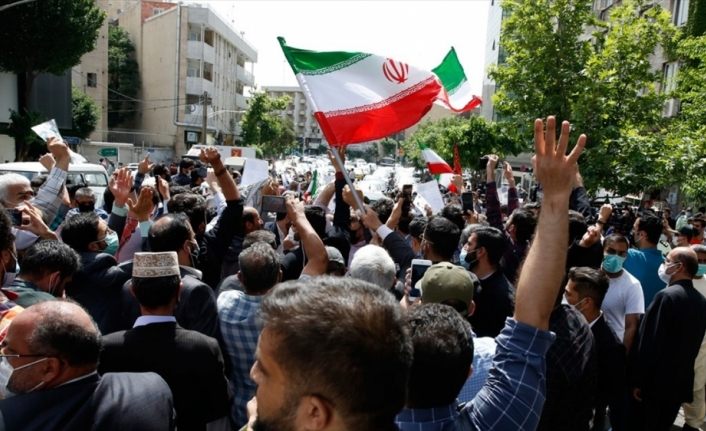 Ağırlaşan ekonomik koşullar altında cumhurbaşkanını seçecek İran