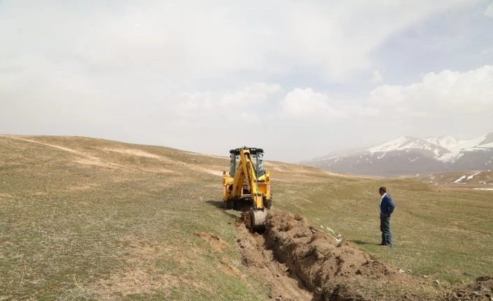 Başkale’de tarımsal sulama kanalları temizleniyor