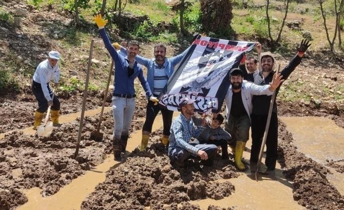 Çeltik tarlasından Beşiktaş’a destek