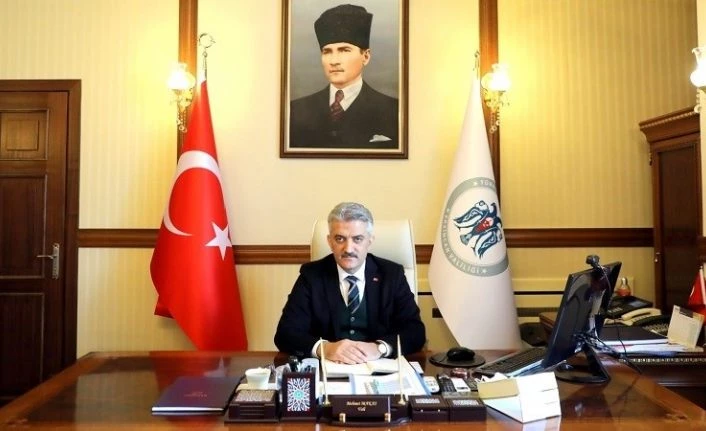 Erzincan Valisi Mehmet Makas: “Hayatını evlatlarına adayan, hakları hiçbir değerle ödenemeyecek tüm annelerimizin Anneler Günü kutlu olsun”