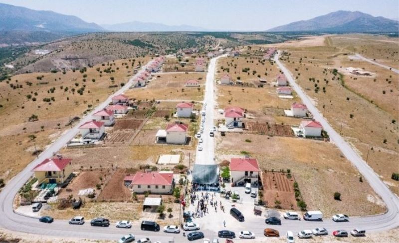 Gürkan asfaltlama çalışmalarını yerinde inceledi