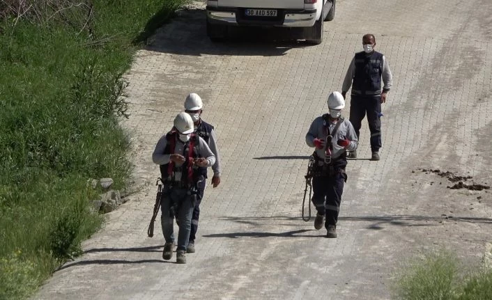 İran sınırında elektrik arızalarını gidermek için 4 kişilik ekip kuruldu