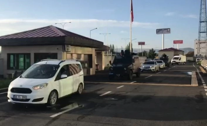 Kars ve Adana’da terör operasyunu: 5 gözaltı