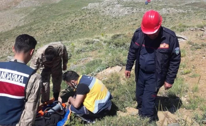 Kayalıklardan düşen şahıs yaralandı