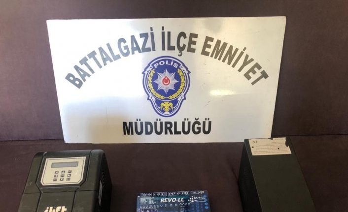 Polis alıcı kılığına girerek zanlıyı yakaladı