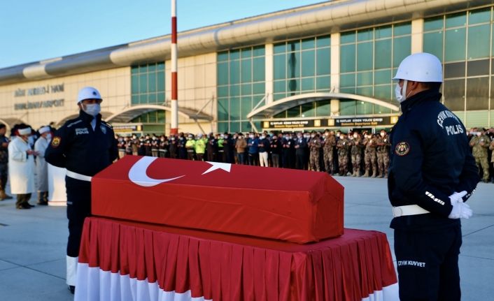 Türkiye-İran sınırında şehit olan polis memleketi Denizli’ye gönderildi