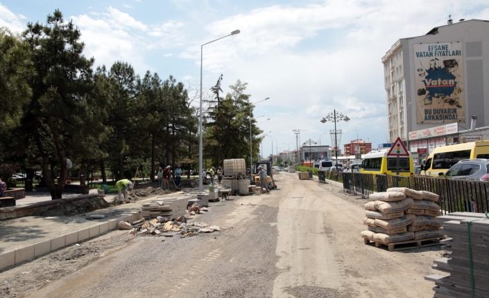 Van Büyükşehir Belediyesinden cadde yenileme çalışması
