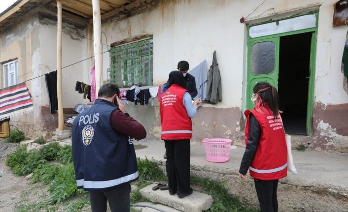 Başkale Vefa Sosyal Destek Grubundan maaş dağıtımı