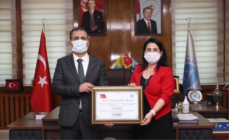 Yazar İçen’e  ‘fahri hemşehrilik beratı’ verildi