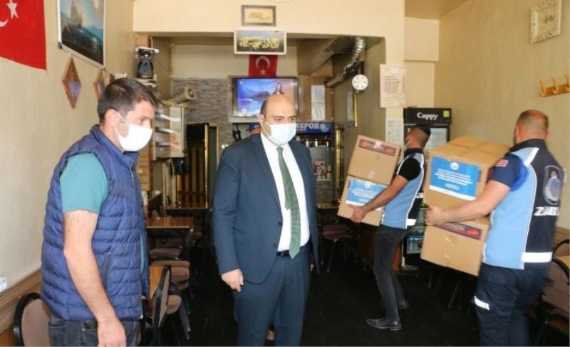Başkan Orhan’dan kahvehanecilere çay ve şeker desteği
