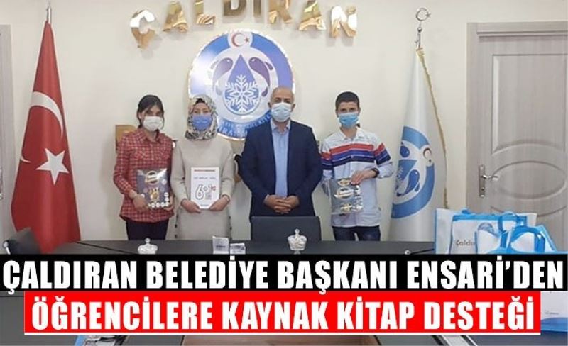 Çaldıran Belediye Başkanı Ensari’den öğrencilere kaynak kitap desteği