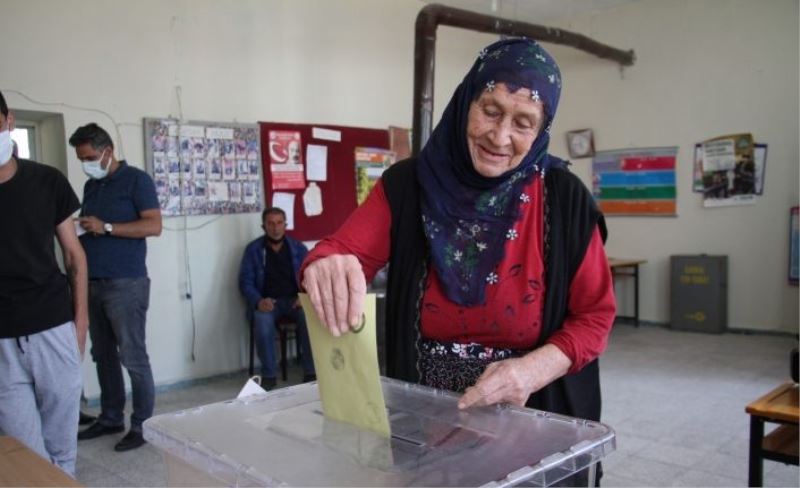 Elazığ’da 8 köy, 1 mahallede seçim heyecanı