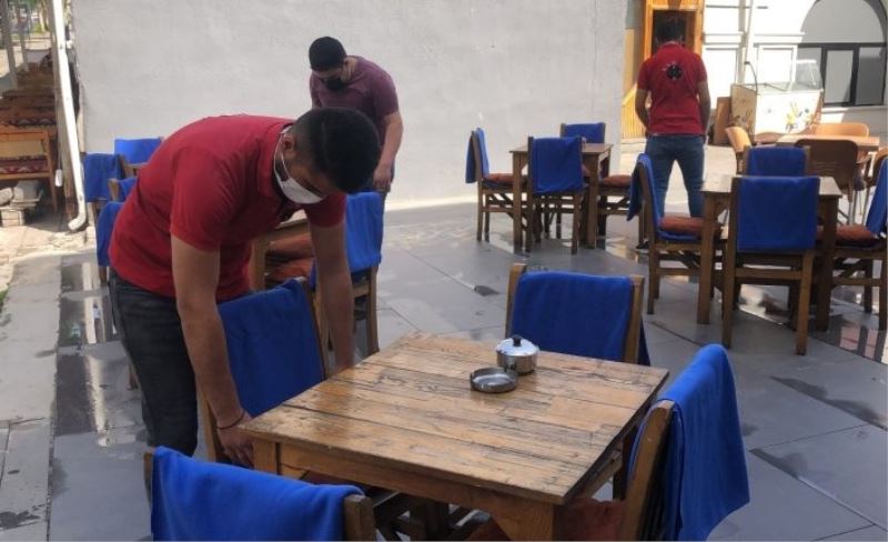 Kars’ta, kafe ve restoranlar yeniden açıldı