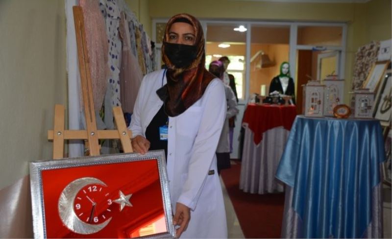 Tatvan’da ‘El Sanatları Sergisi’ açıldı